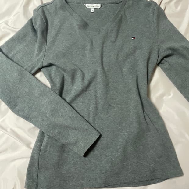 타미힐피거 브이넥 (그레이)