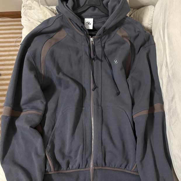 산산기어 후드집업 팝니다