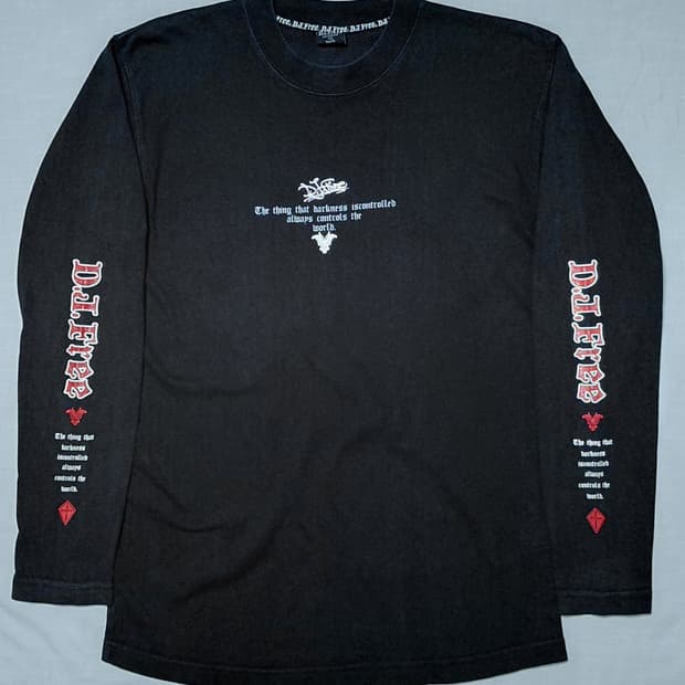 [Y2K/Rare] D.J.Free 고딕 크로스 그래픽 롱 슬리브(S)
