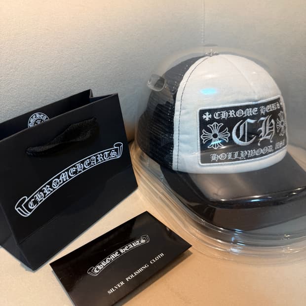 크롬하츠 CH 할리우드 트러커햇 블랙 화이트