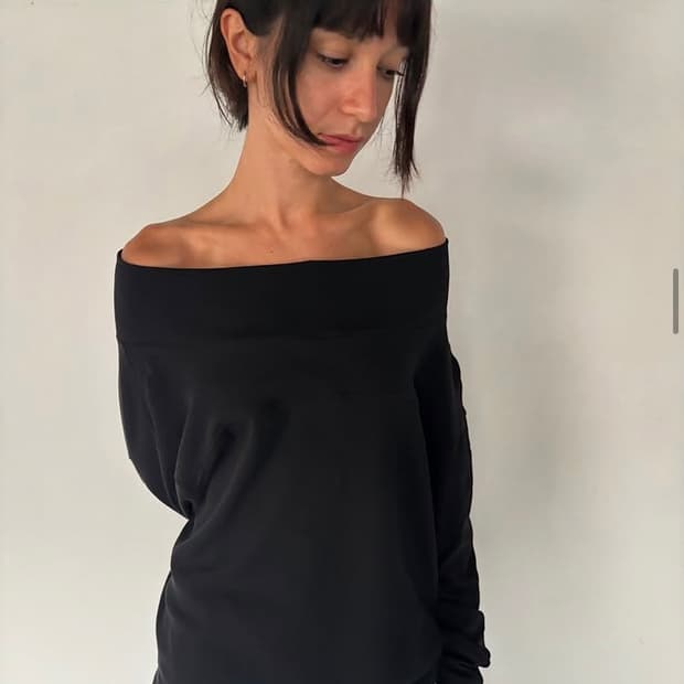 LINE SWEATSHIRT - BLACK