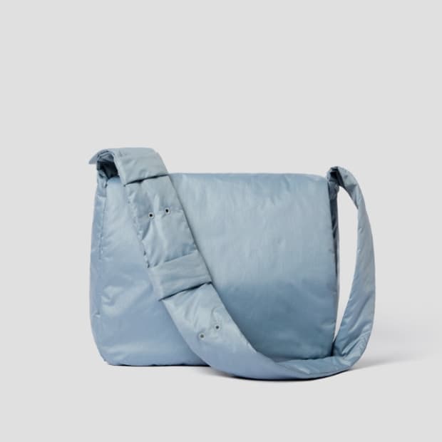 페블 메신저백 워터