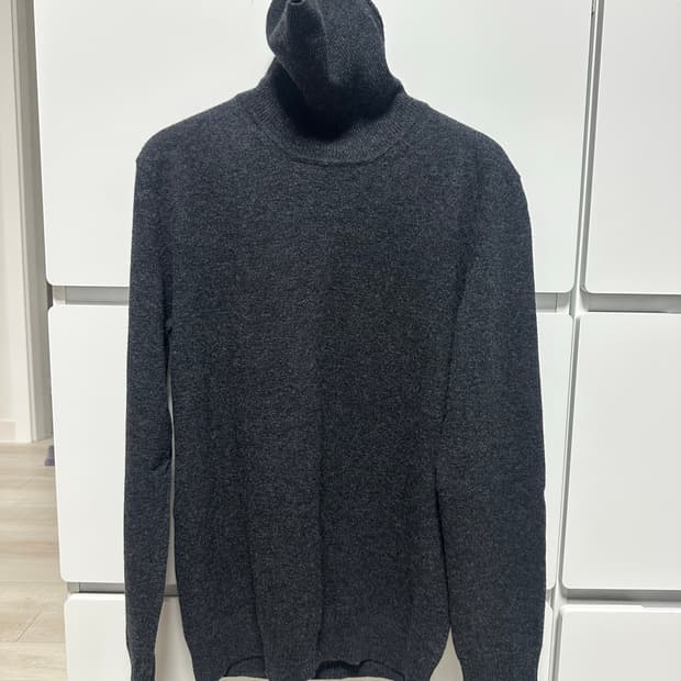 준지 니트목폴라 36사이즈 차콜 1회착