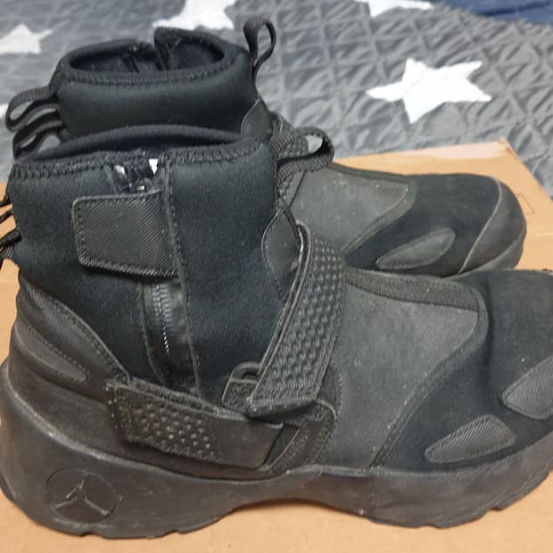 (해외발매) 나이키 조던 트루어 LX 하이 스니커즈 올블랙 (275)