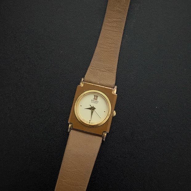 세이코(SEIKO)의 빈티지 쿼츠 시계