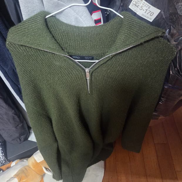 스파오 반집업 니트L