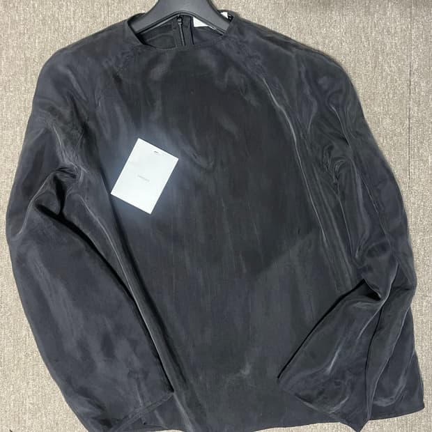 아모멘토 26SS 큐프라 탑