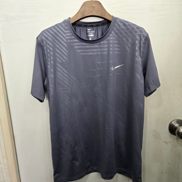 L,100 )) NIKE 나이키 드라이핏 반팔티셔츠!~