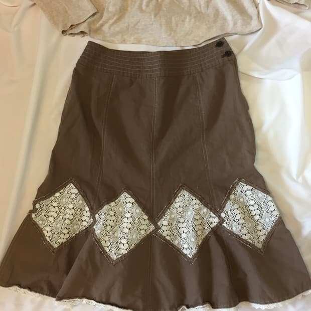 레이스 단추 스커트