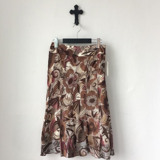 Pattern point midi skirt