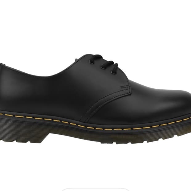 닥터마틴 1461 스무스 블랙 270 uk8 구매합니다!!