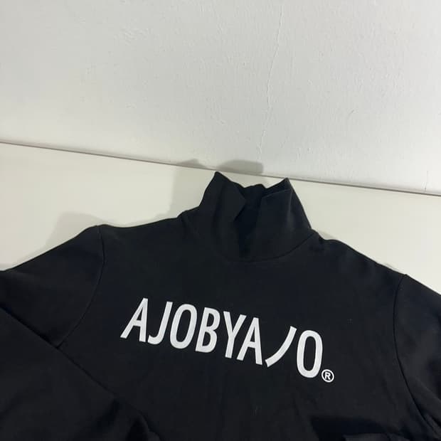 OS 아조바이아조 블랙 OG로고 목폴라 터틀넥 롱슬리브