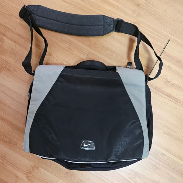 07 나이키 y2k 메신저백 크로스백