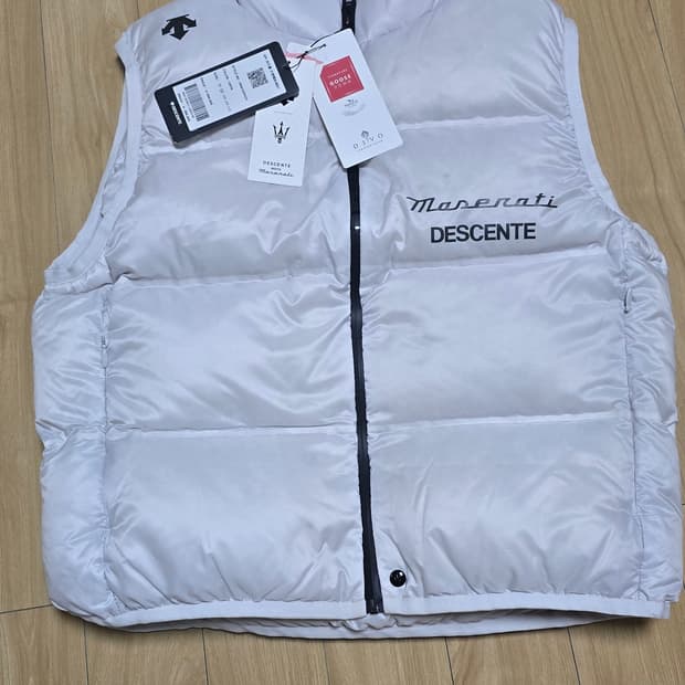 데상트 마세라티 콜라보 조끼 95사이즈 남성
