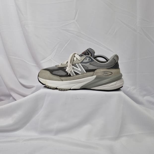 240 뉴발란스 990 v6 USA 그레이