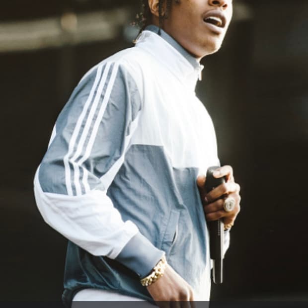 팔라스 아디다스 15ss 하프집업 아노락 팝니다