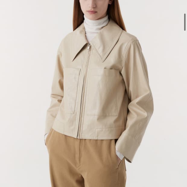이아(EAAH) 크롭 가죽 자켓