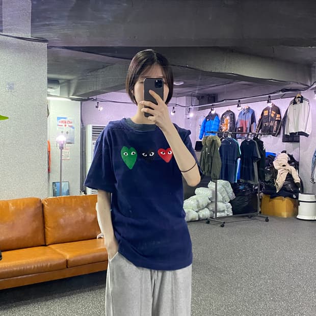 꼼데가르송 멀티로고 네이비 반팔티 B3246