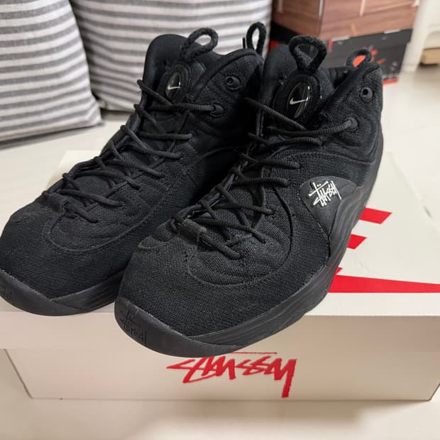 [300] 나이키 x 스투시 에어 페니 2 블랙