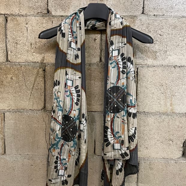 이세이 미야케 플리츠 플리즈 스카프