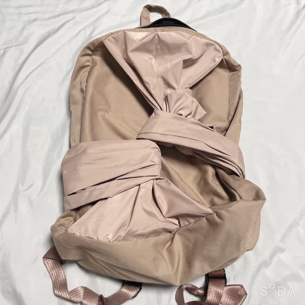 이우가마카라스 리본 백팩