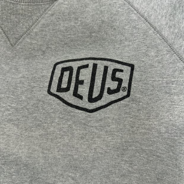 데우스 엑스 마키나 맨투맨