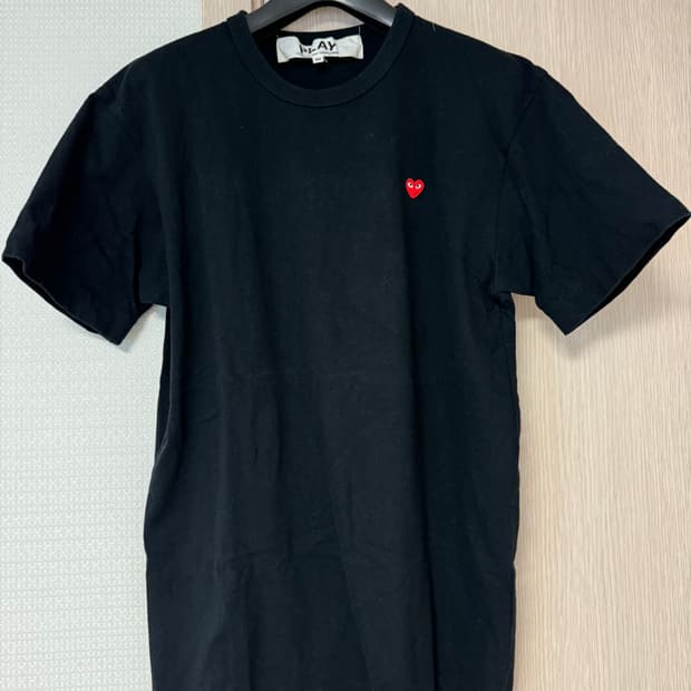 꼼데가르송 플레이 블랙 반팔 티셔츠 