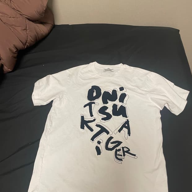 오니츠카타이거 티셔츠