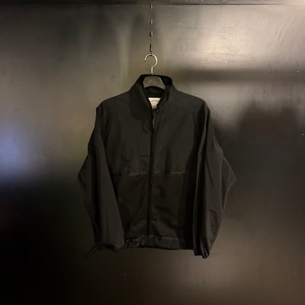 블랍 아웃피터 하이넥 윈드브레이커 