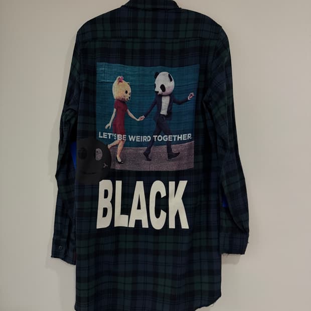 LET'S BE WEIRD TOGETHER. BLACK 체크셔츠