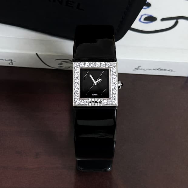 정품 샤넬 여자 다이아몬드 가죽 시계 신품 민트급