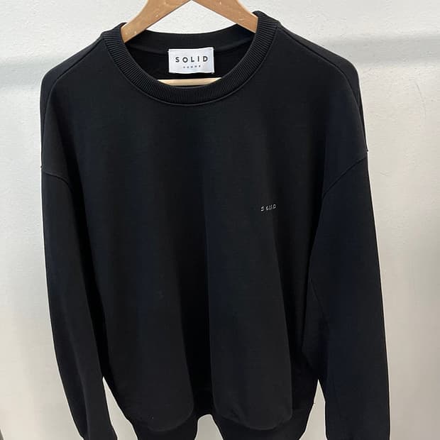 100) 솔리드옴므 백프린트 맨투맨 