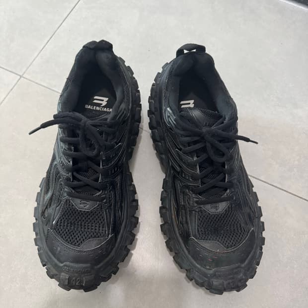 발렌시아가 디펜더42