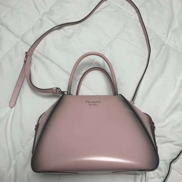 프라다 브러쉬드 슈퍼노바 핸드백