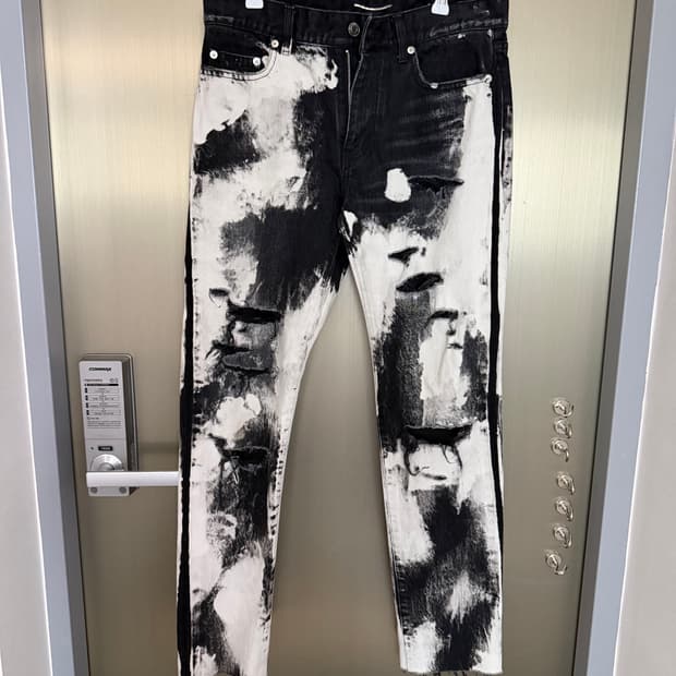 생로랑 블랙 워싱 데미지 청바지