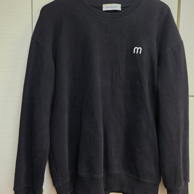 몽클레르맨투맨 100