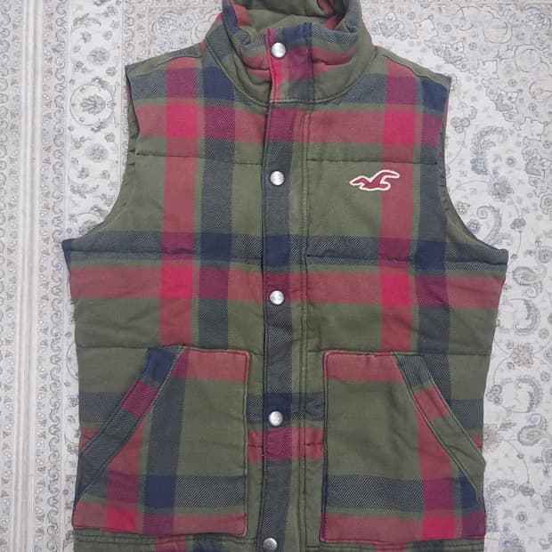 홀리스터 클래식 체크 덕다운 패딩 조끼 S (크게나옴)