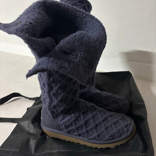 Ugg folded boots