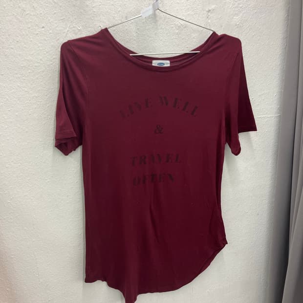 올드네이비 밑단라운드 반팔티셔츠