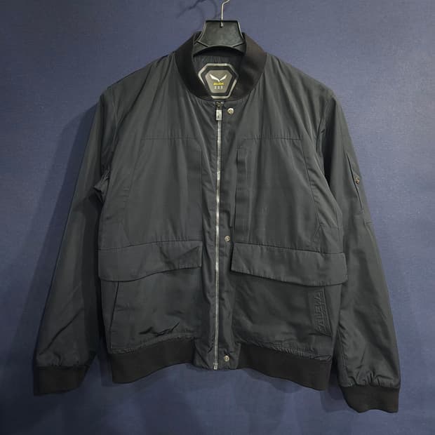 살레와 차콜컬러 남성 105 자켓 