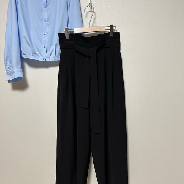 코스 투턱 벨티드 와이드슬랙스