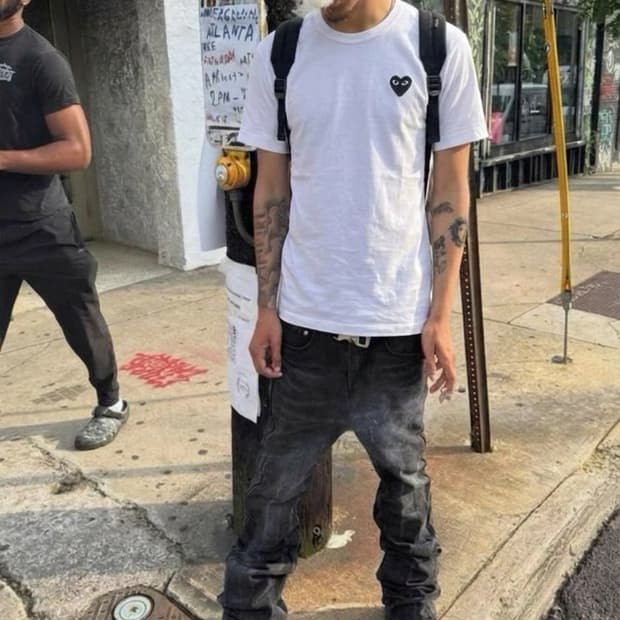 꼼데가르송 플레이 블랙 하트반팔티셔츠