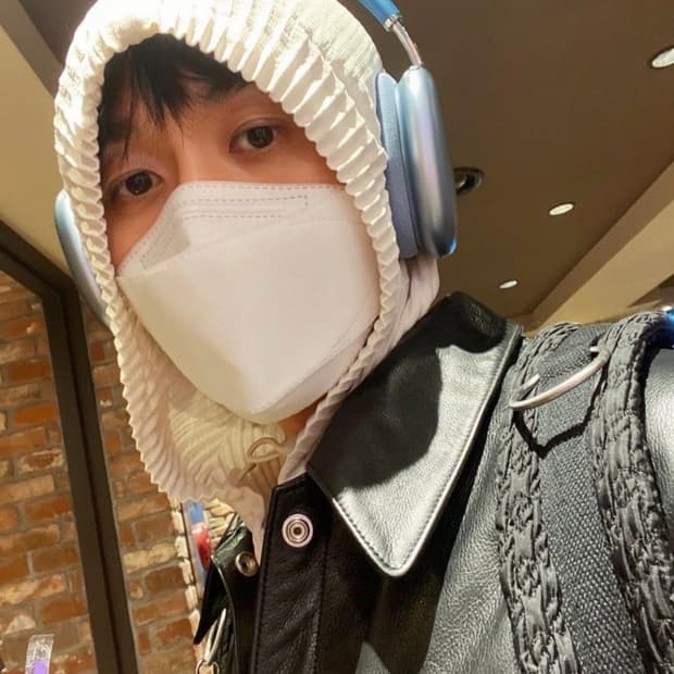 옴므플리세 후드 집업 (아이보리)