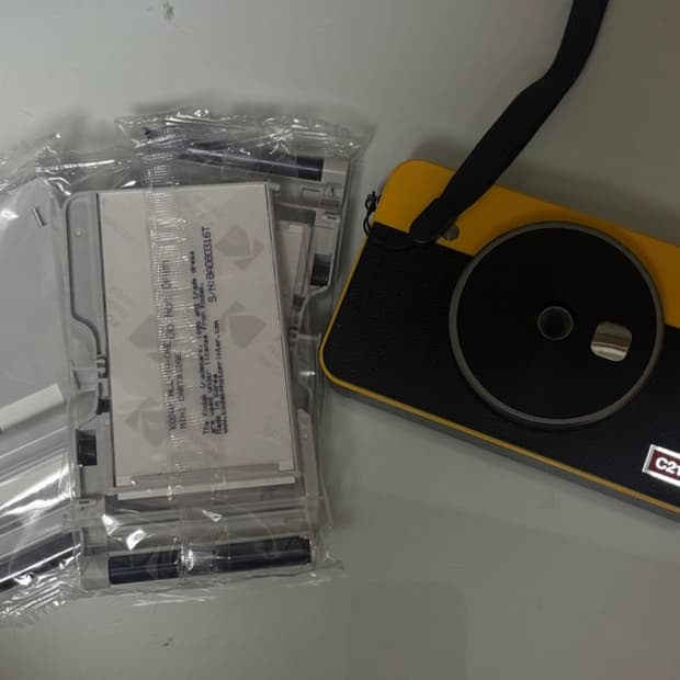 코닥 미니샷2 레트로 C210R 카메라와 카트리지 3개