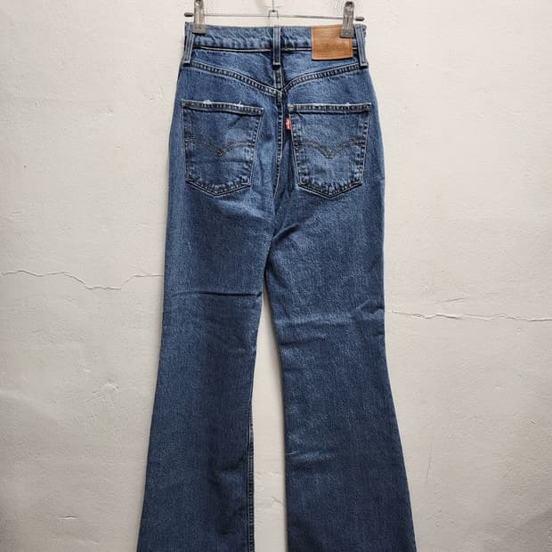 리바이스 70s 하이 플레어 부츠컷 데님 