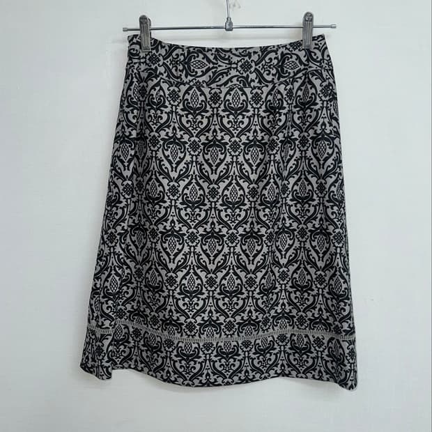 newyorker pattern skirt
