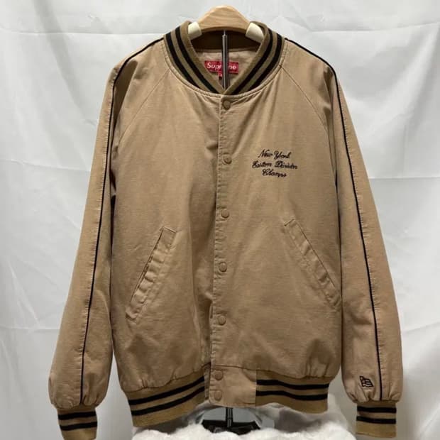 슈프림 SUPREME 뉴에라 바시티 자켓 베이지