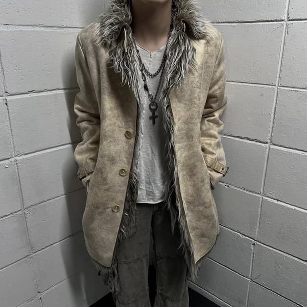 Semantic design faux fur trimming beige