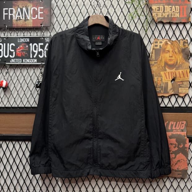 나이키 조던 에센셜 우븐 플라이트 바람막이 후면 로고 포인트 블랙