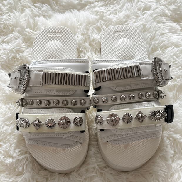 토가 X 수이코크 모토 샌들 슬리퍼 (240)